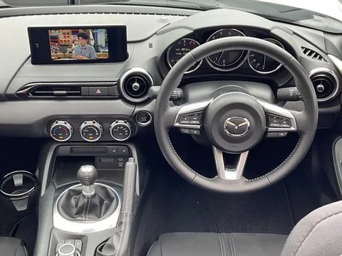 Mazda MX-5 (Roadster)