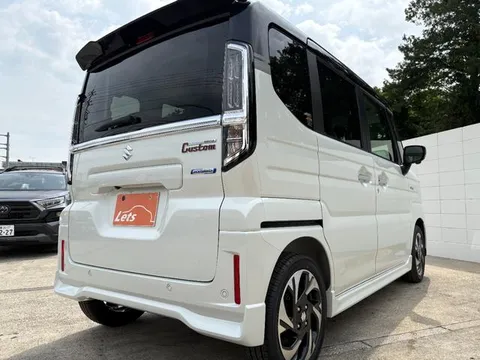 Suzuki Spacia Custom