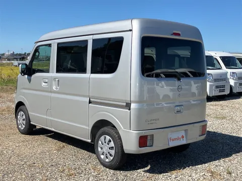 Nissan Clipper Van