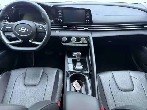 Hyundai Elantra (Avante)