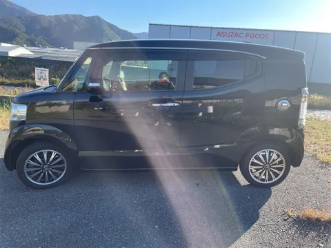 Honda N-BOX Slash