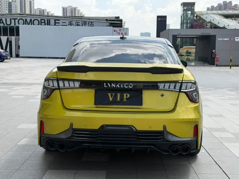 Lynk & Co 03