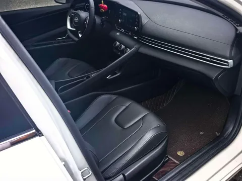 Hyundai Elantra (Avante)