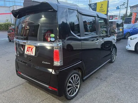 Honda N-BOX Custom