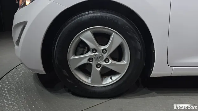 Hyundai Elantra (Avante)