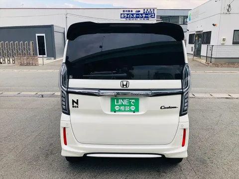 Honda N-BOX Custom
