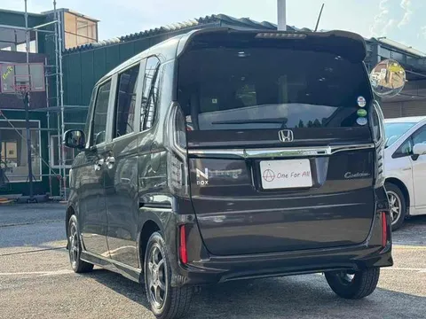 Honda N-BOX Custom