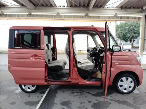 Suzuki Spacia