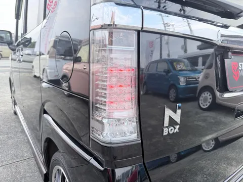 Honda N-BOX Custom