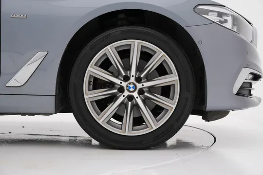 BMW BMW