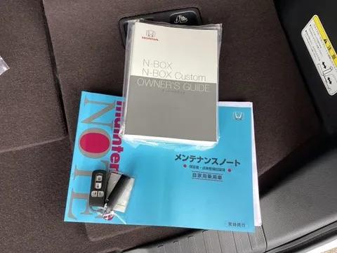 Honda N-BOX Custom