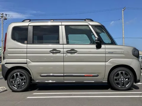Suzuki Spacia Gear