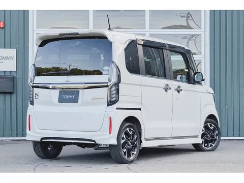 Honda N-BOX Custom
