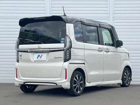 Honda N-BOX Custom