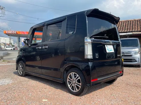 Honda N-BOX Custom