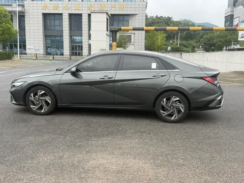 Hyundai Elantra (Avante)