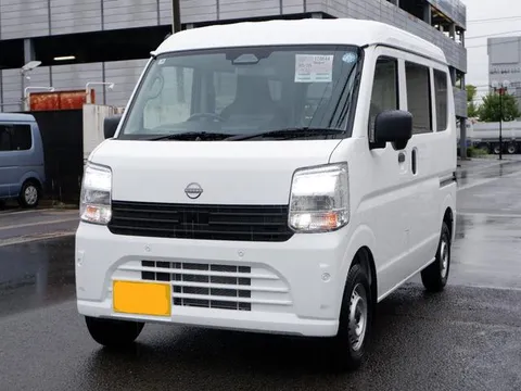 Nissan Clipper Van
