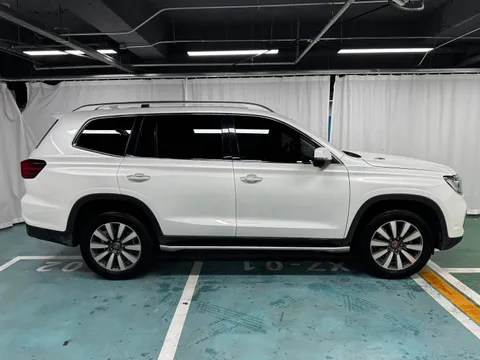 Roewe RX8