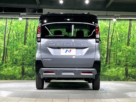 Mitsubishi Delica Mini