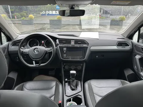 Volkswagen Tiguan L