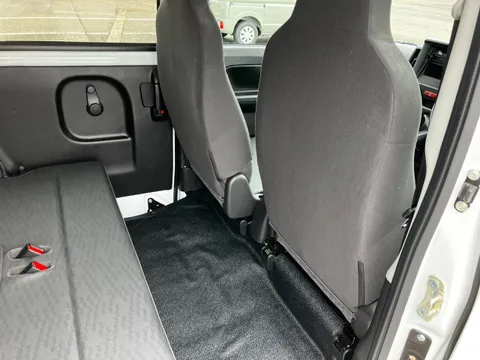 Nissan Clipper Van