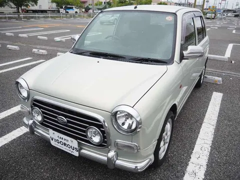 Daihatsu Mira Gino