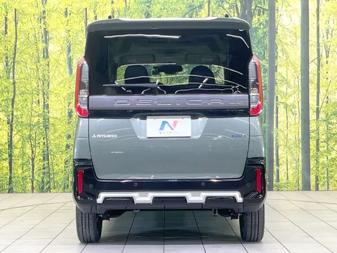 Mitsubishi Delica Mini