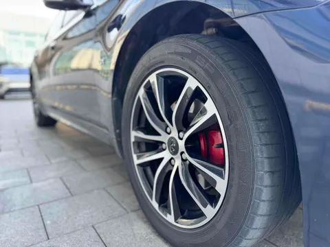 Infiniti Q70