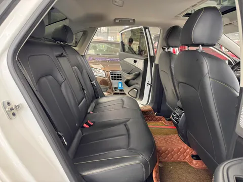 Roewe i6