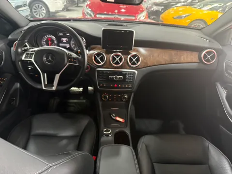 Mercedes-Benz Mercedes-Benz GLA