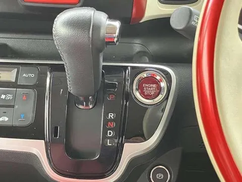 Honda N-BOX Slash