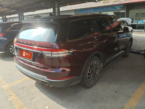Lincoln Aviator