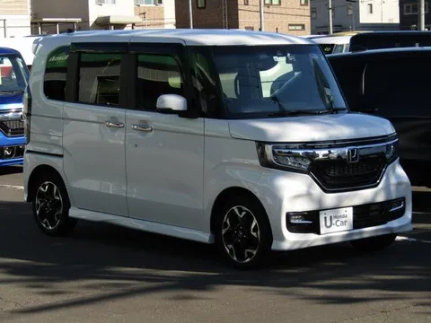 Honda N-BOX Custom