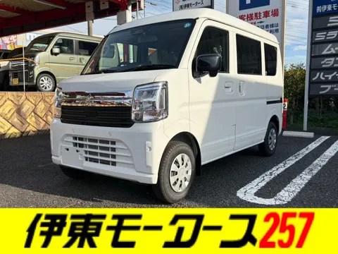 Mitsubishi Minicab Van