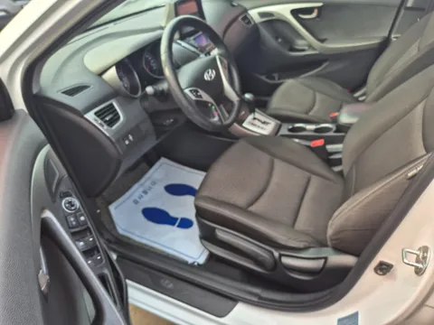 Hyundai Elantra (Avante)