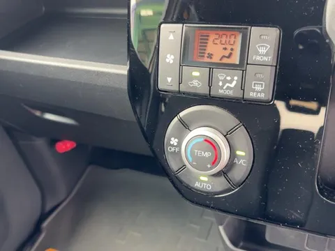 Toyota Pixis Mega