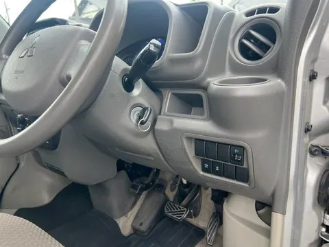 Mitsubishi Minicab Van