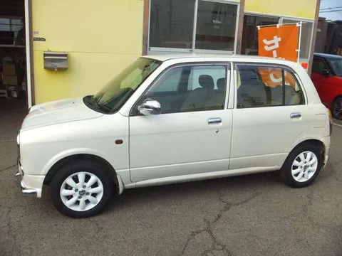 Daihatsu Mira Gino