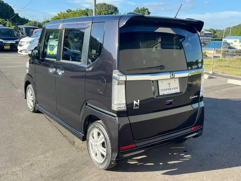 Honda N-BOX Custom