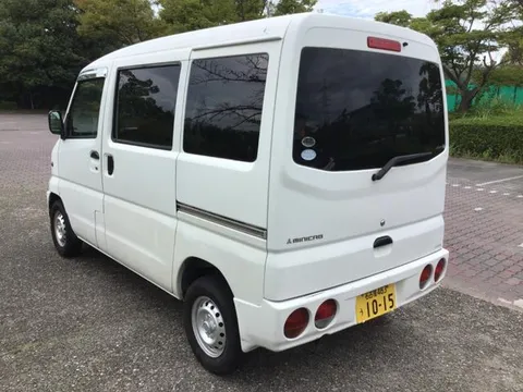 Mitsubishi Minicab Van