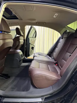Hongqi H7