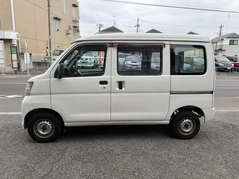 Toyota Pixis Van