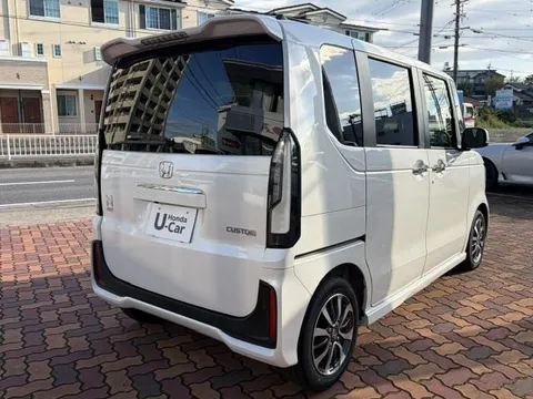Honda N-BOX Custom