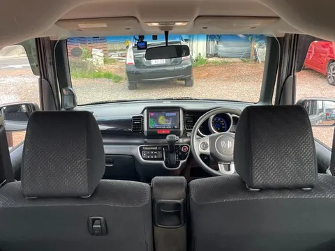 Honda N-BOX Custom