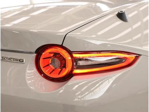 Mazda MX-5 (Roadster)