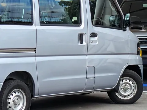 Nissan Clipper Van