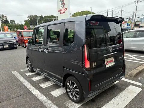 Honda N-BOX Custom