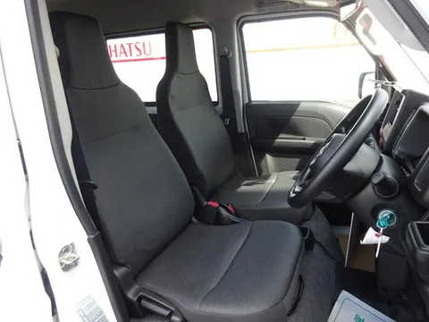 Nissan Clipper Van