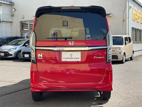 Honda N-BOX Custom