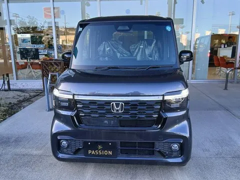 Honda N-BOX Custom